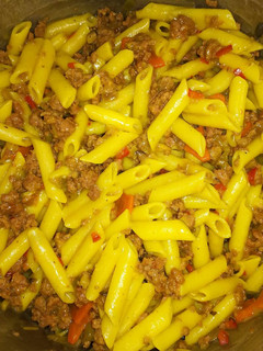 Una foto de Macarrones con carne molida en salsa de soja