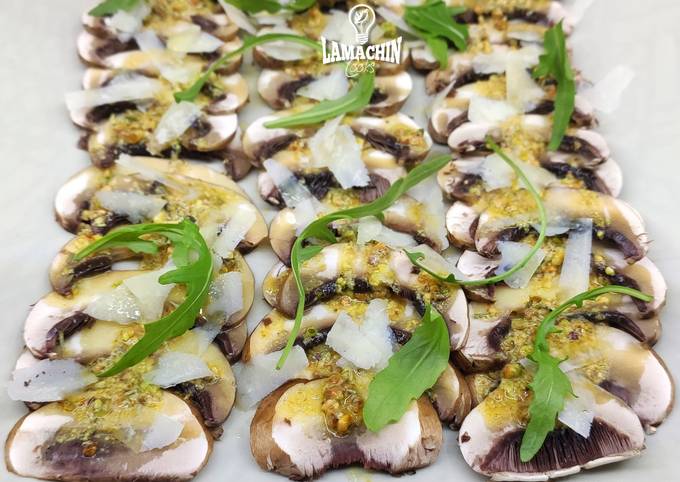 Carpaccio de Portobello con salsa de pistacho y romero Receta de LaMachin-  Cookpad