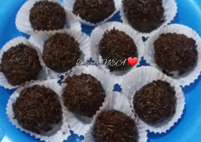 Bola - Bola Coklat