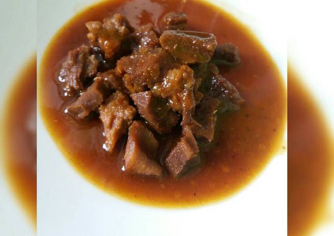 Rendang sederhana atau semur lidah sapi