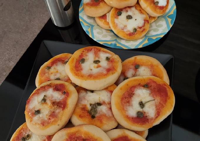 Ricetta Pizzette sofficissime di Maria Musini - Cookpad
