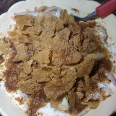 A picture of Dahi Phulki Chat.