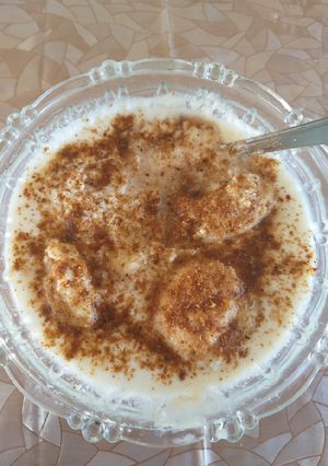 A picture of Dahi vada.