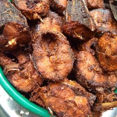A picture of Suaced Fried Fish.