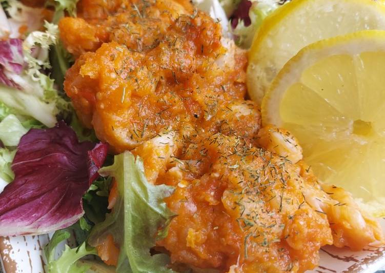 Bacalao con salsa de pimientos y tomates con cava