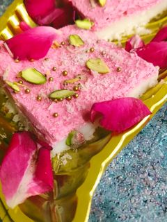 તર્કીશ ડીલાઇટ (Turkish Delight Recipe In Gujarati) રેસીપી મુખ્ય ફોટો