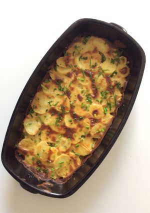 A picture of Cheese&Garlic Baked Potatos.