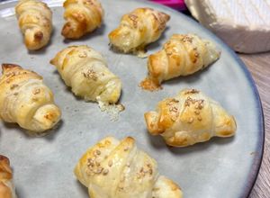 Une photo de Croissants feuilletés au reblochon