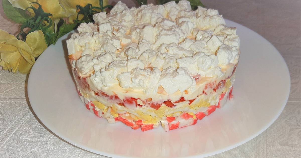 Салат с помидорами, крабовыми палочками, сыром и чесноком - пошаговый рецепт с фото на volvocarfamily-trade-in.ru