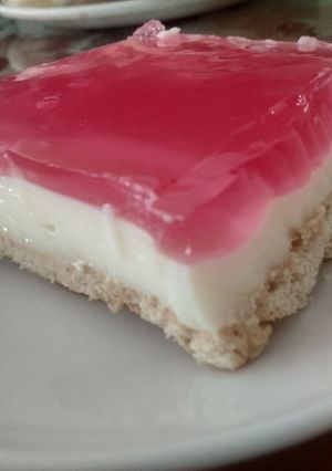 Φωτογραφία της συνταγής Μπισκοτογλυκό με ζελέ