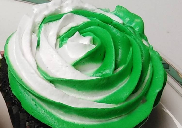 Green velvet cupcakes