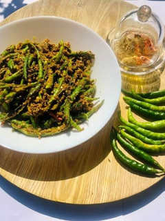 A picture of Green chilli Pickle.