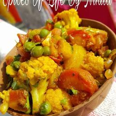 A picture of Aloo gajar gobhi matar sabji.