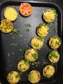 બાસ્કેટ ચાટ (Basket chat recipe in gujarati) રેસીપી મુખ્ય ફોટો
