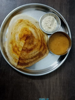 ઢોસા (Dosa Recipe In Gujarati) રેસીપી મુખ્ય ફોટો