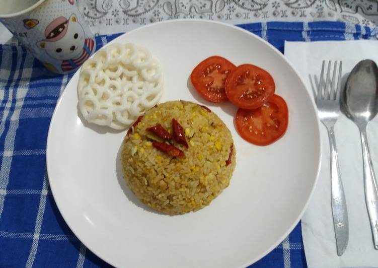 Nasi Goreng Sederhana dengan Cabe Merah