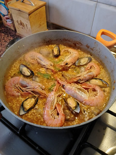 Una foto de Paella Mixta con costilleja de cerdo