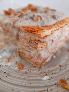 Una foto de Milhojas de pollo y gorgonzola