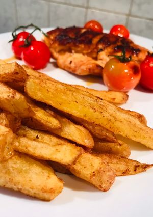 A picture of Crunchy Juicy Potato Fries.