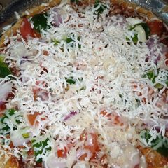 A picture of Cheese Pizza.