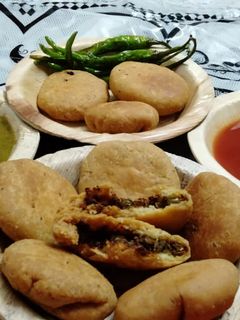 मिनी मटर कचौड़ी (mini matar kachodi recipe in Hindi) रेसिपी मुख्य फोटो