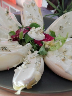 Una foto de Ensalada de Endivias al Roquefort