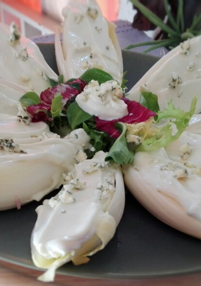 Una foto de Ensalada de Endivias al Roquefort