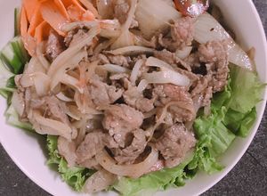 Hình của món Salad thịt bò trộn.