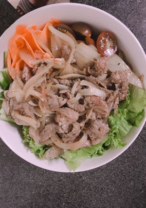 Hình của món Salad thịt bò trộn.