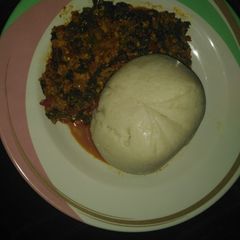 A picture of Semo and vegetable soup.
