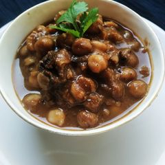 A picture of Chole masala without onion garlic.