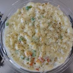 A picture of Baked white sauce pasta.