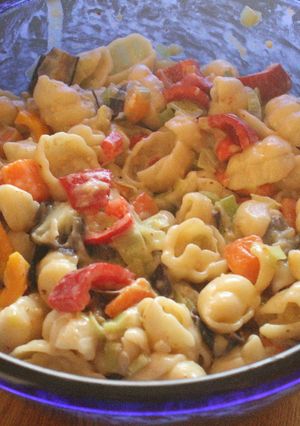 Una foto de Ensalada de viernes (pastasalad)