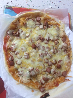Una foto de Pizza de salchichas