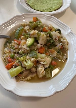 Una foto de Sopa de Verduras con Pescado