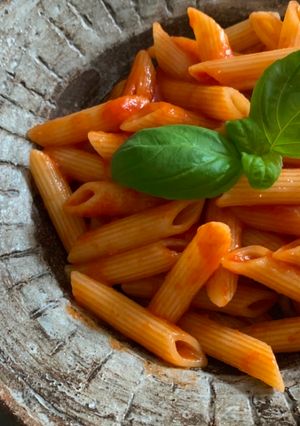 Pasta al pomodoro ed olive recept fotója