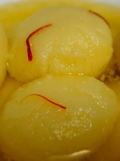 रसगुल्ले (Rasgulle recipe in Hindi) रेसिपी मुख्य फोटो