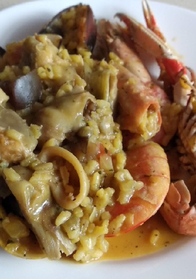 Una foto de Paella de arroz con berenjena