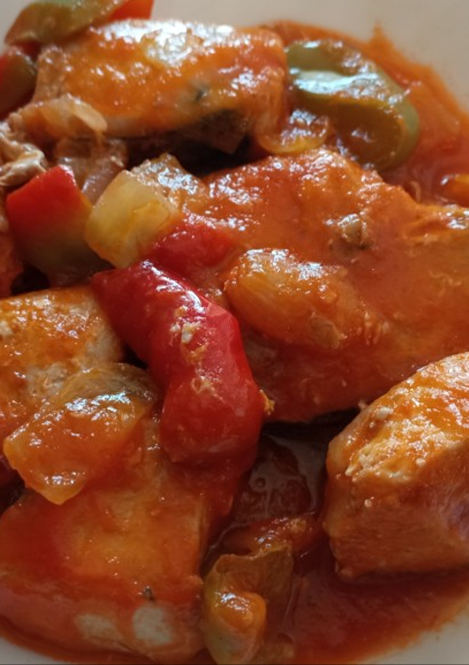Una foto de Bonito con tomate