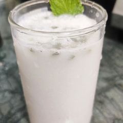 A picture of Buttermilk.
