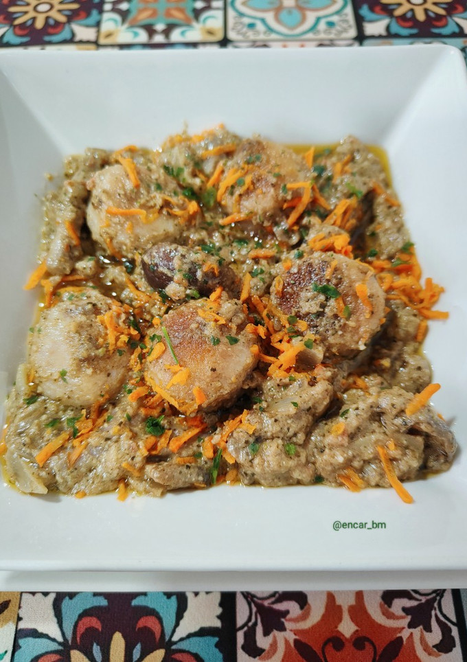 Una foto de Albóndigas con setas en salsa sabor pesto