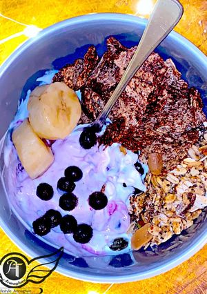 عکسی از دستور صبحانه سالم و مقوی با گرانولا بار خونگی