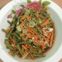 รูปของ Oseng Kacang Panjang, Wortel, Toge dan Ceplok Telor