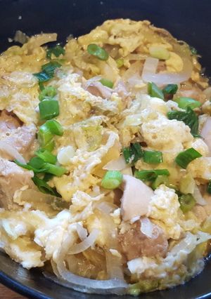 Foto resep Oyakodon (Nasi Ayam & Telur ala Jepang)