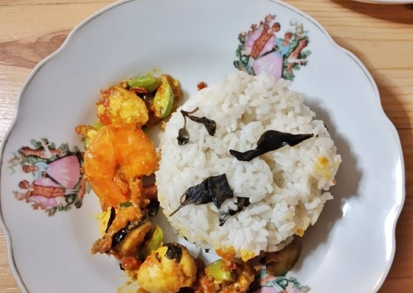 Nasi Gurih Kemangi Tinggi Serat