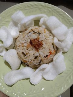Foto resep Nasi Goreng Daun Jeruk (sisa nasi kemarin)