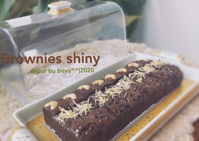 Bagaimana Membuat Brownies Shiny Panggang yang Sempurna