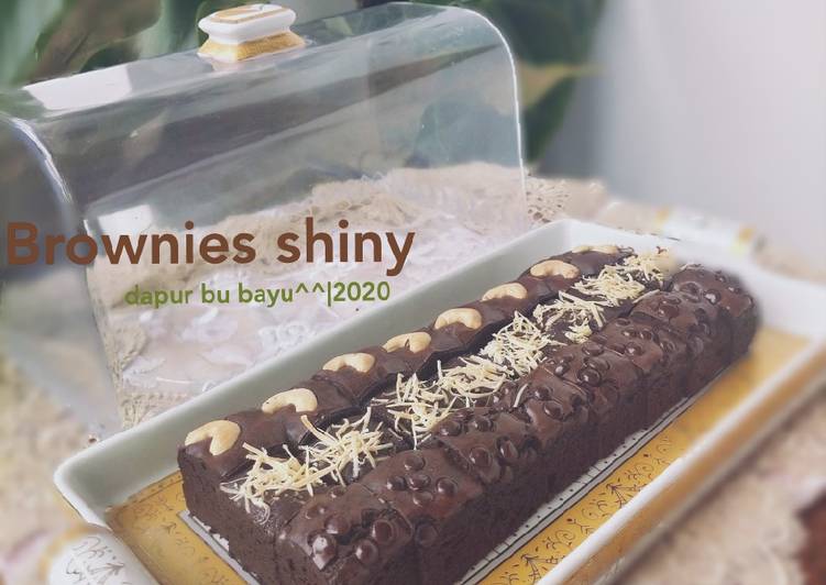 Bagaimana Membuat Brownies Shiny Panggang yang Sempurna