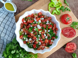 سالاد گوجه گشنیز
