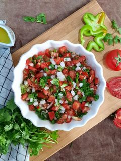 عکسی از دستور سالاد گوجه گشنیز